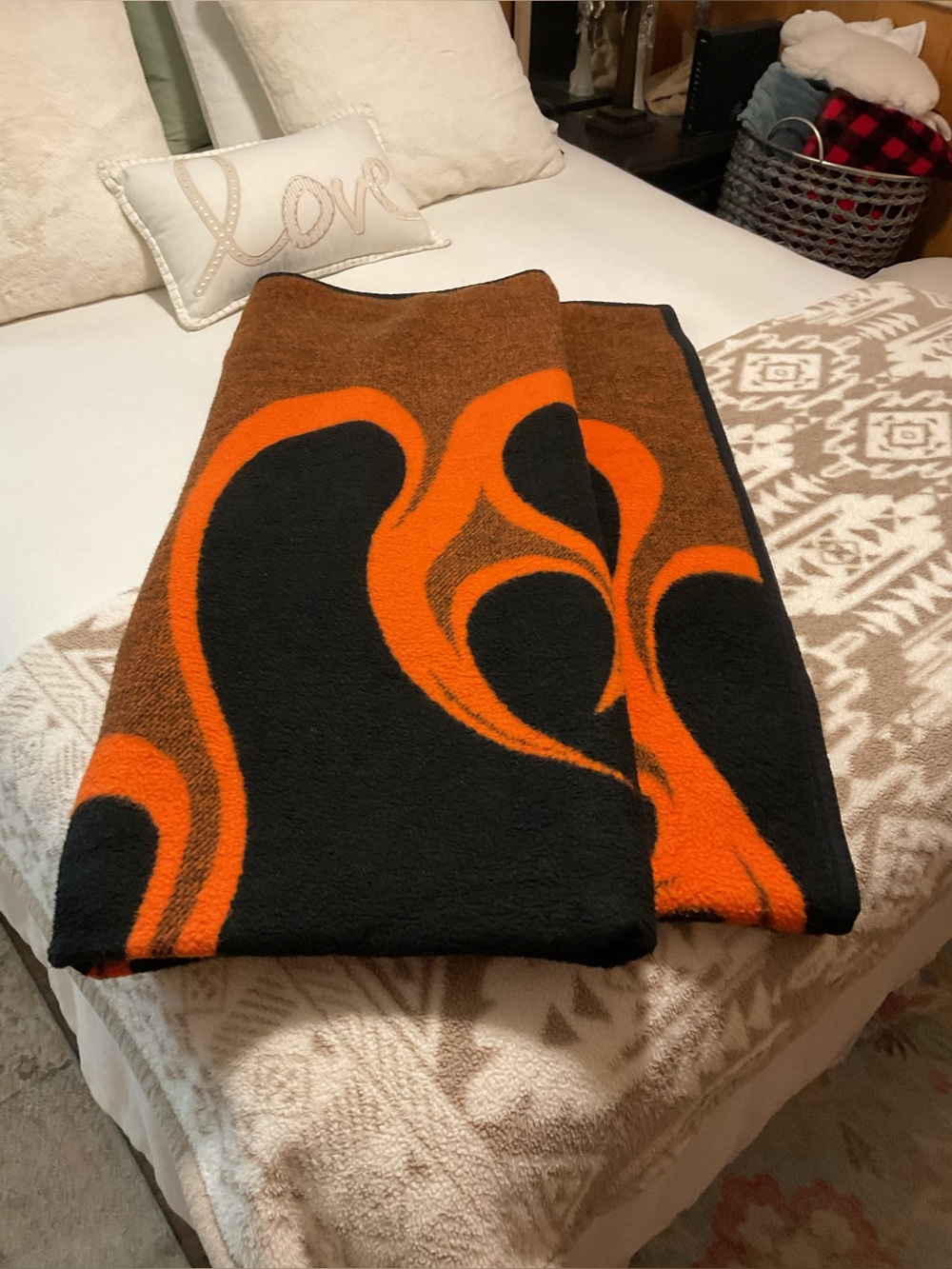 Harley-Davidson 
Large queen size Blanket 😎❤️